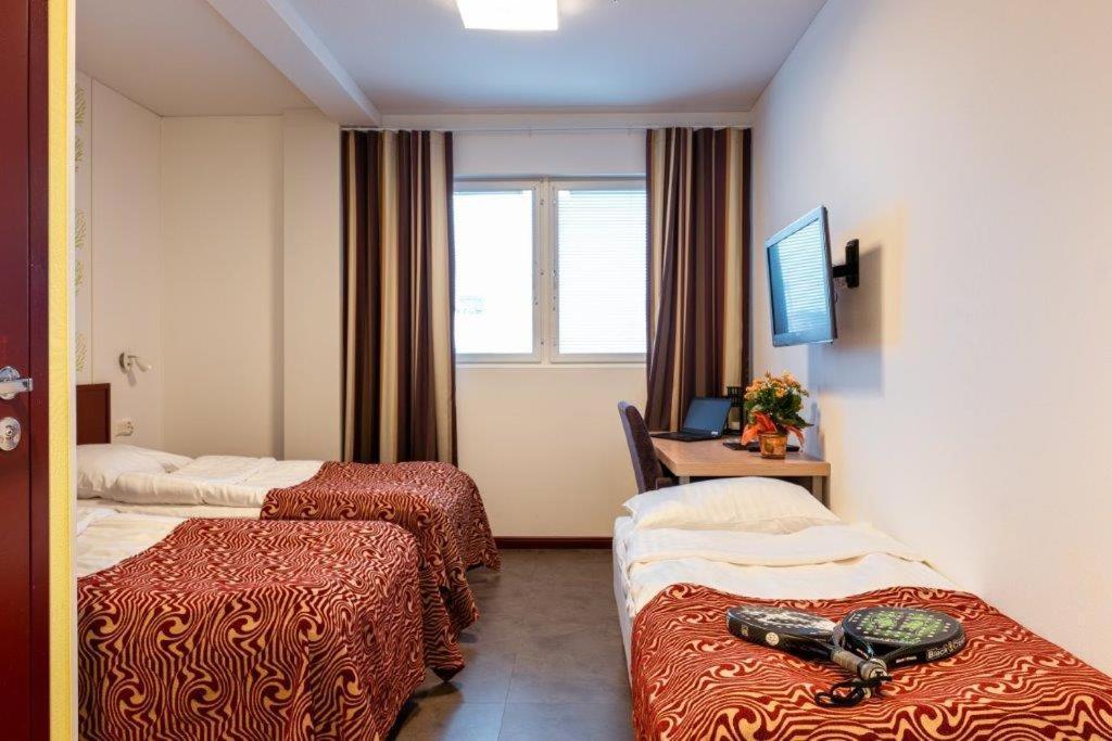 Hotel Salora Сало Экстерьер фото