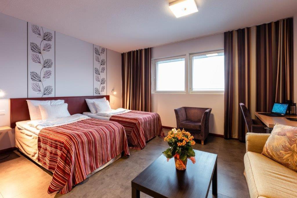 Hotel Salora Сало Экстерьер фото