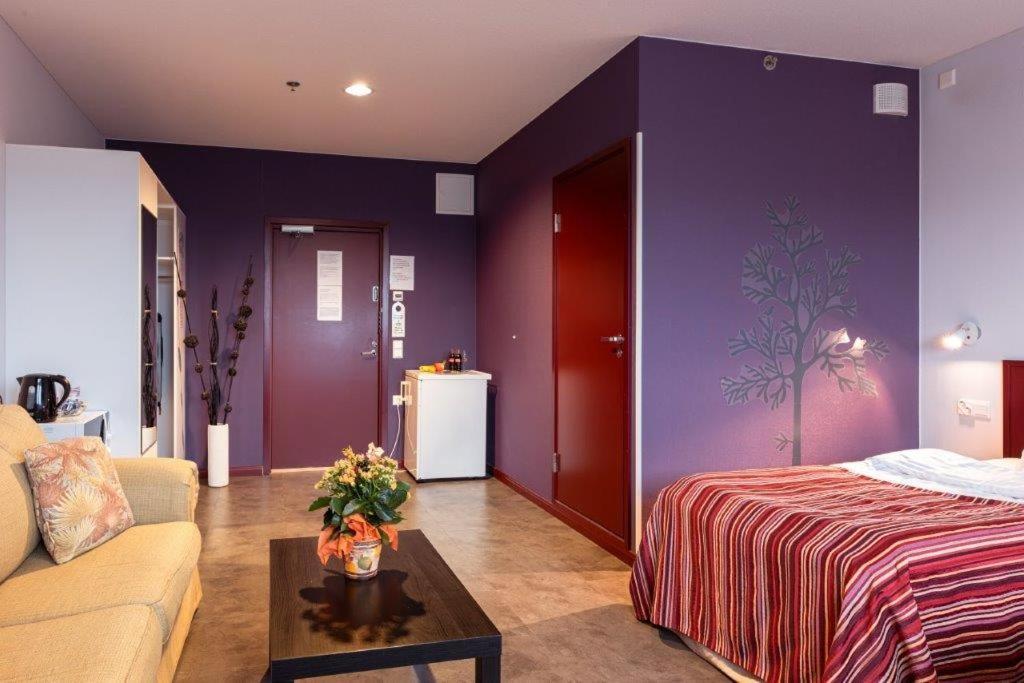 Hotel Salora Сало Экстерьер фото