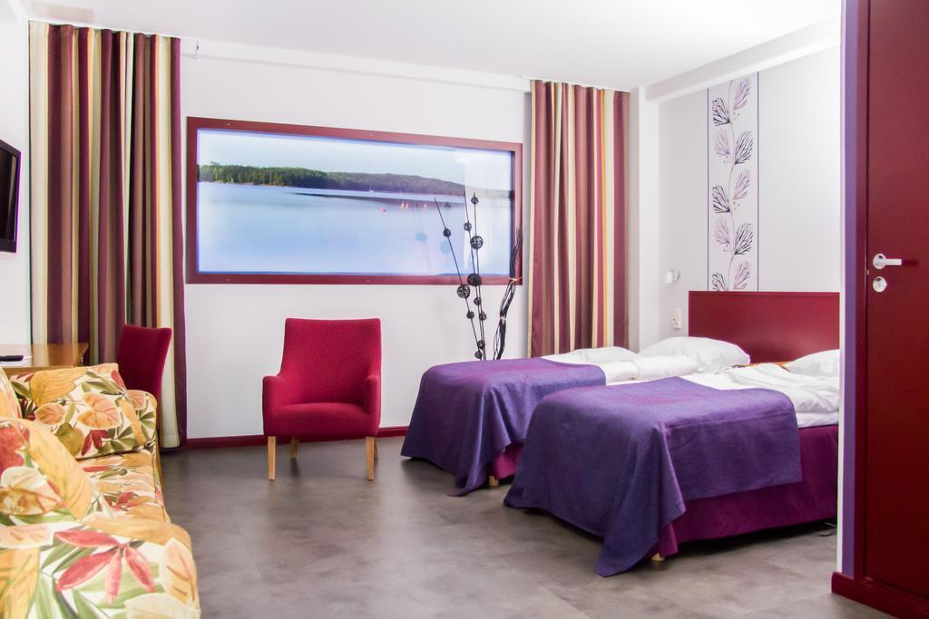 Hotel Salora Сало Экстерьер фото